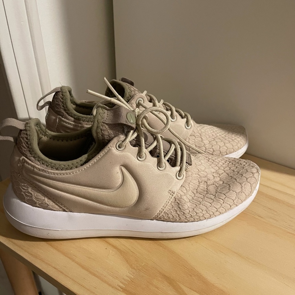 Snakeskin Nike Roshe